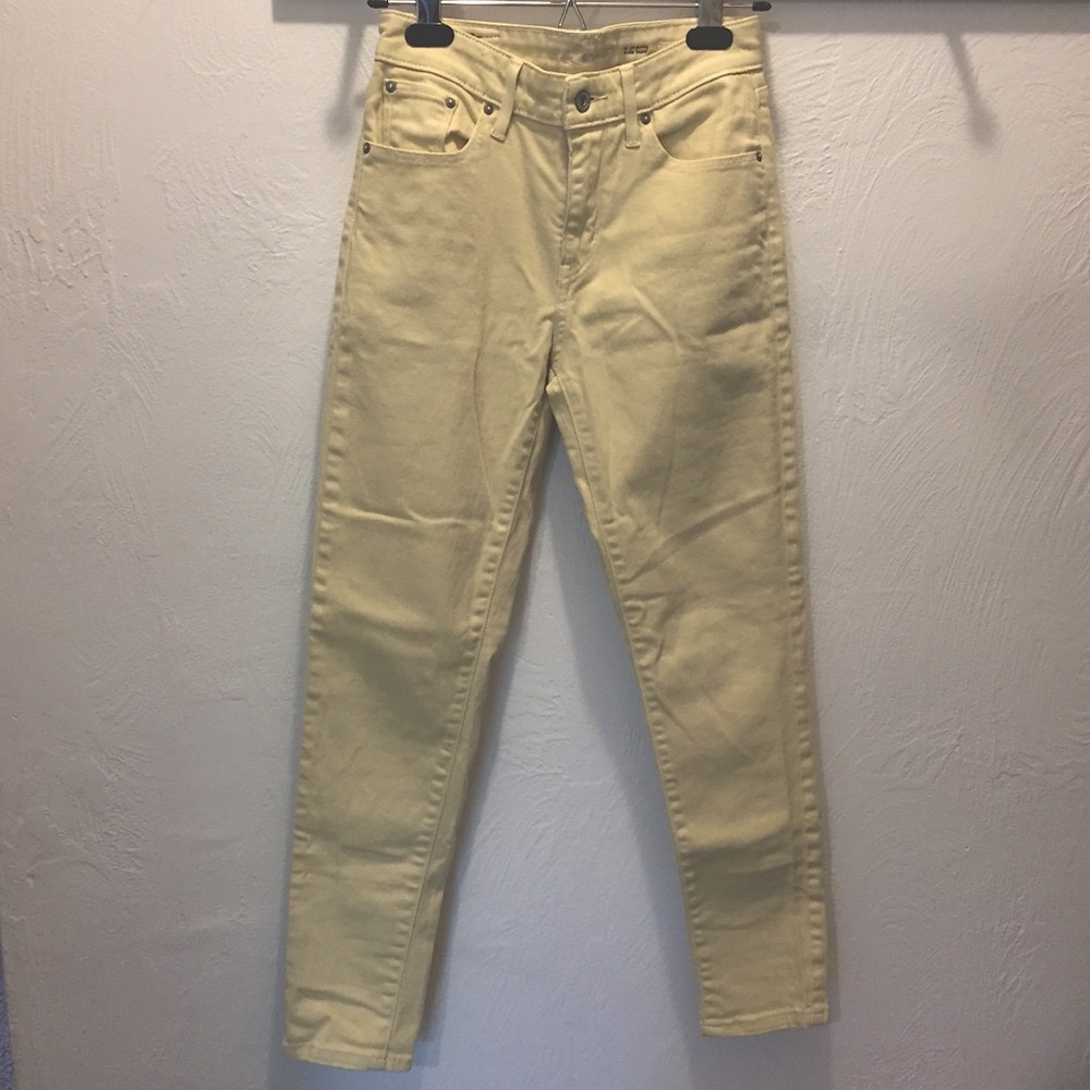 Levi’s High Rise Demi Curve Jeans Size 25